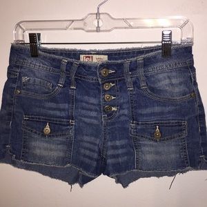 Lei Shorts Size 3 Reg